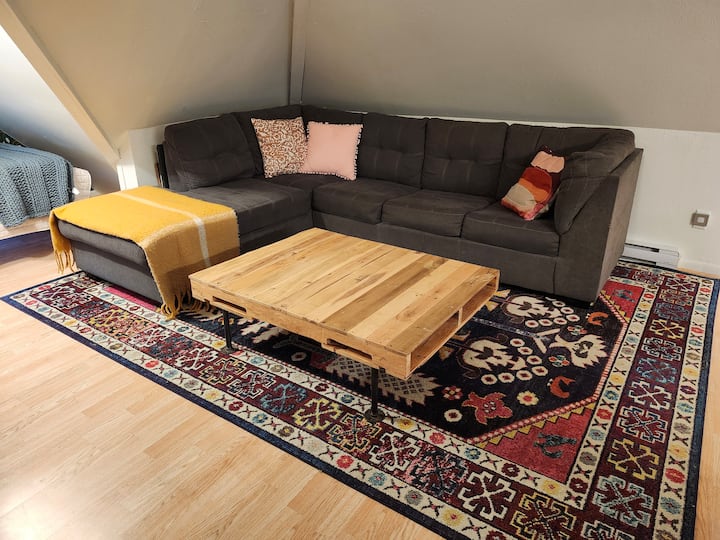 Downtown Studio Apartment - Iowa