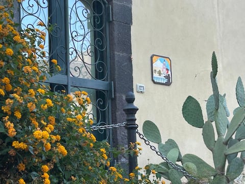 Proprietà Airbnb di successo: Between the Baroque and the sea a Acireale