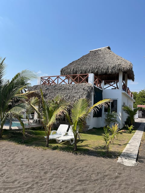 A beachfront house in Playa Hawaii
