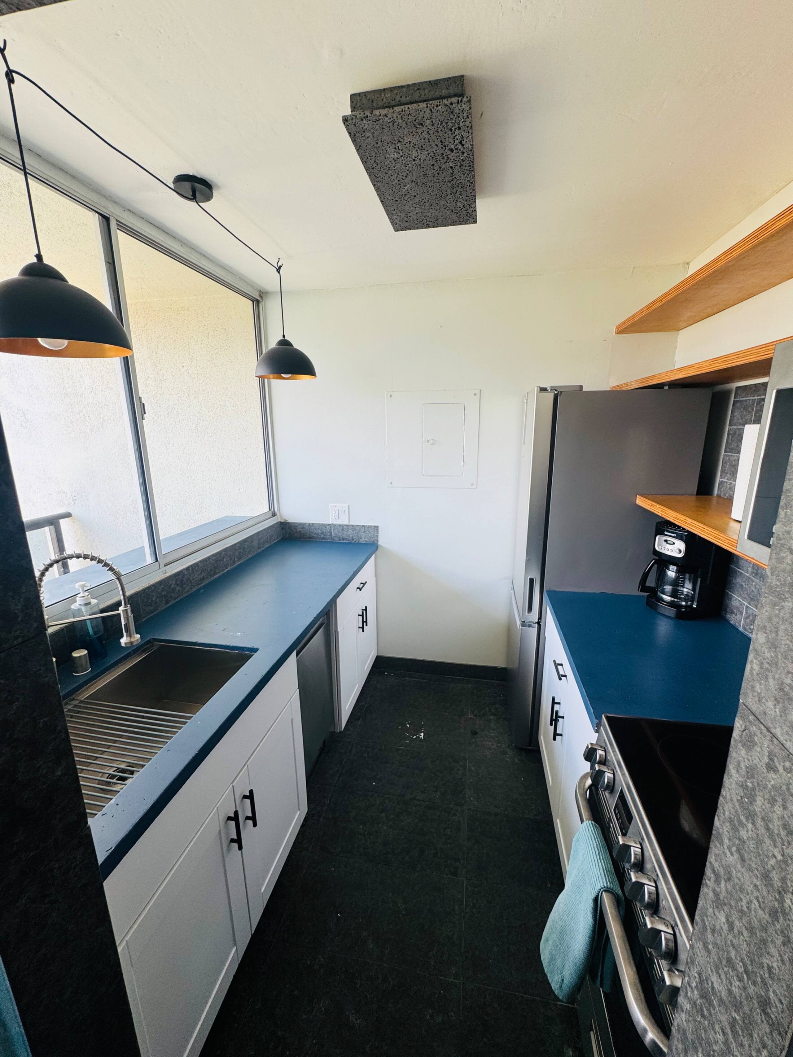 Condo in Honolulu · ★4.82 · Studio · 1 bed · 1 private bath - Image 5
