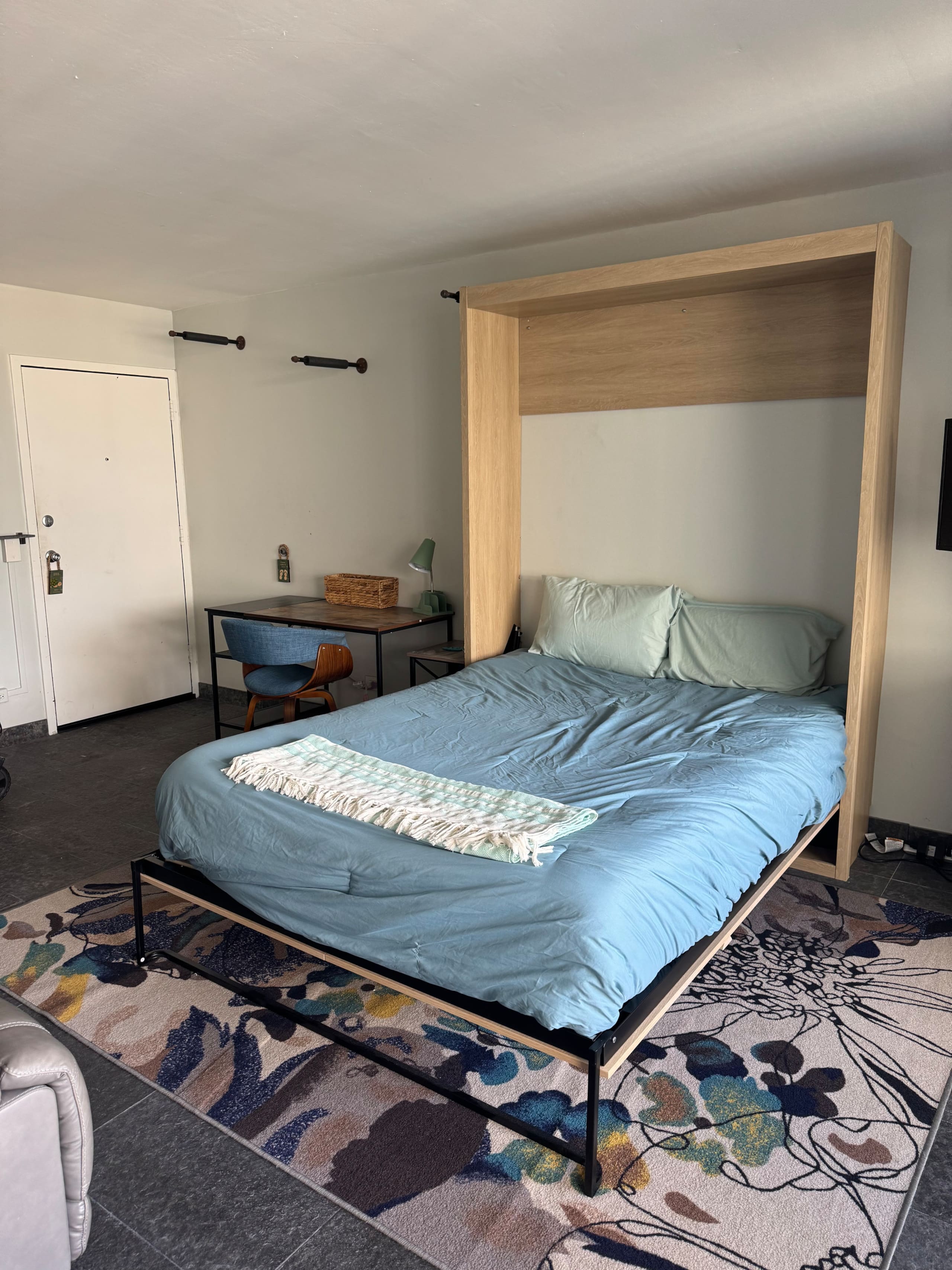 Condo in Honolulu · ★4.82 · Studio · 1 bed · 1 private bath - Image 23