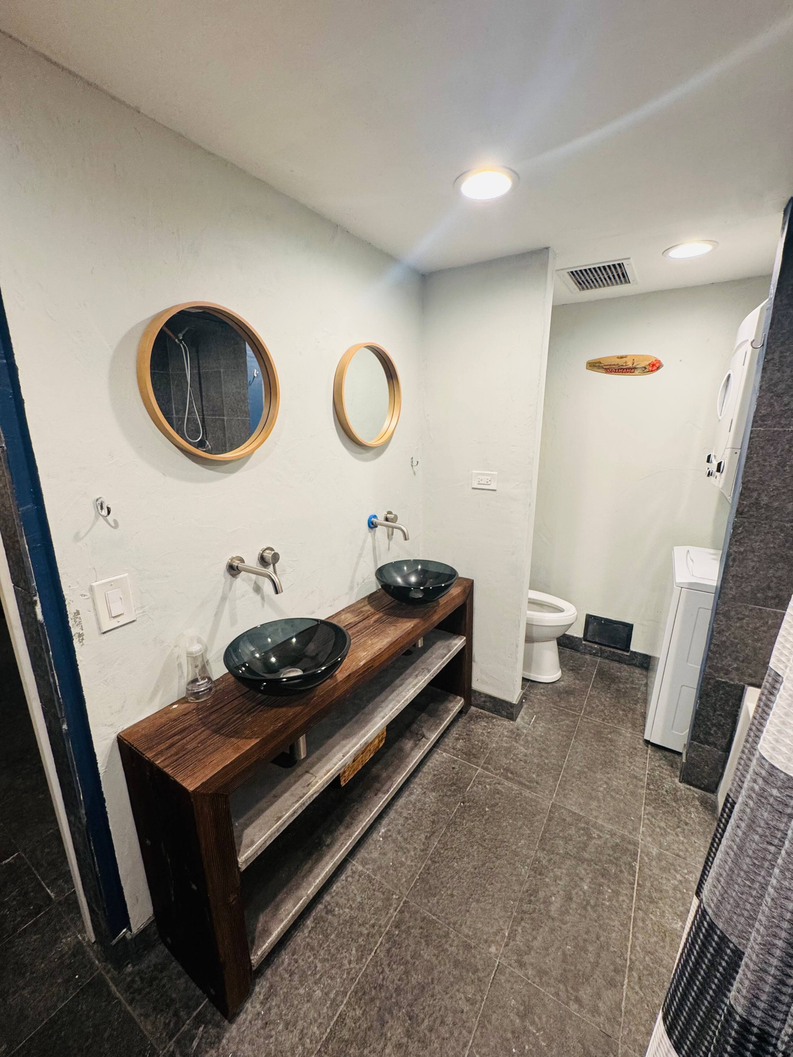 Condo in Honolulu · ★4.82 · Studio · 1 bed · 1 private bath - Image 7