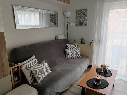 Top performing Airbnb: superb 2 bedroom with private parking 30 m from the beach in Palavas Les Flots