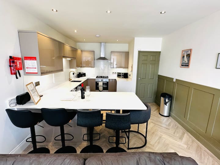 The Bowness Lakehouse Lodge. - Ambleside