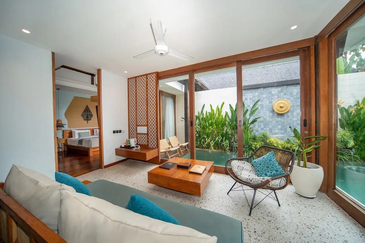 Villa in Kecamatan Denpasar Selatan · 2 bedrooms · 2 beds · 2 private baths, порівнянний Airbnb
