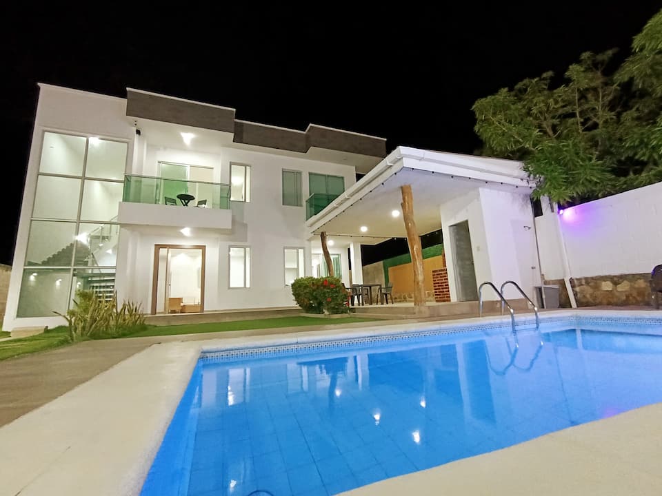 Top-earning Airbnb listing in Puerto Colombia, 4 bedrooms