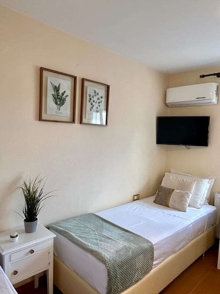 Bozikis House! A Cosy Apartment In The City Centre - Skiathos