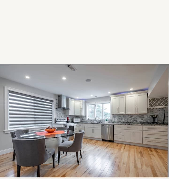 Luxury 3 Bedrooms Apartment Close To Beach - Newburyport, MA
