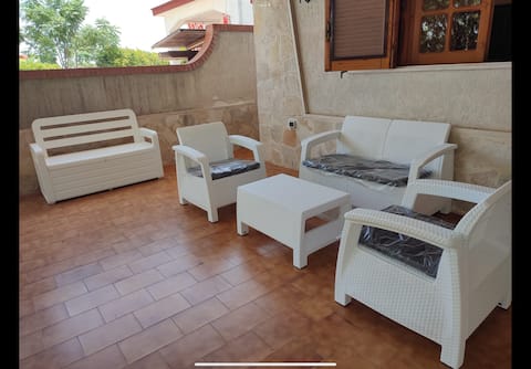 Proprietà Airbnb di successo: puglia (ta) pulsano big house Jonio sea min 8 host a Pulsano