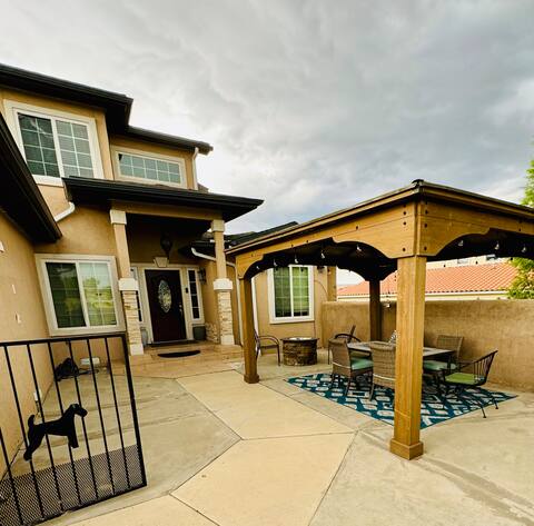 Upscale neighborhood , modern house