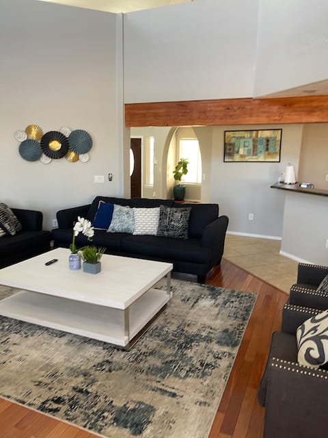 Modern house 5 bedroom in Gallup