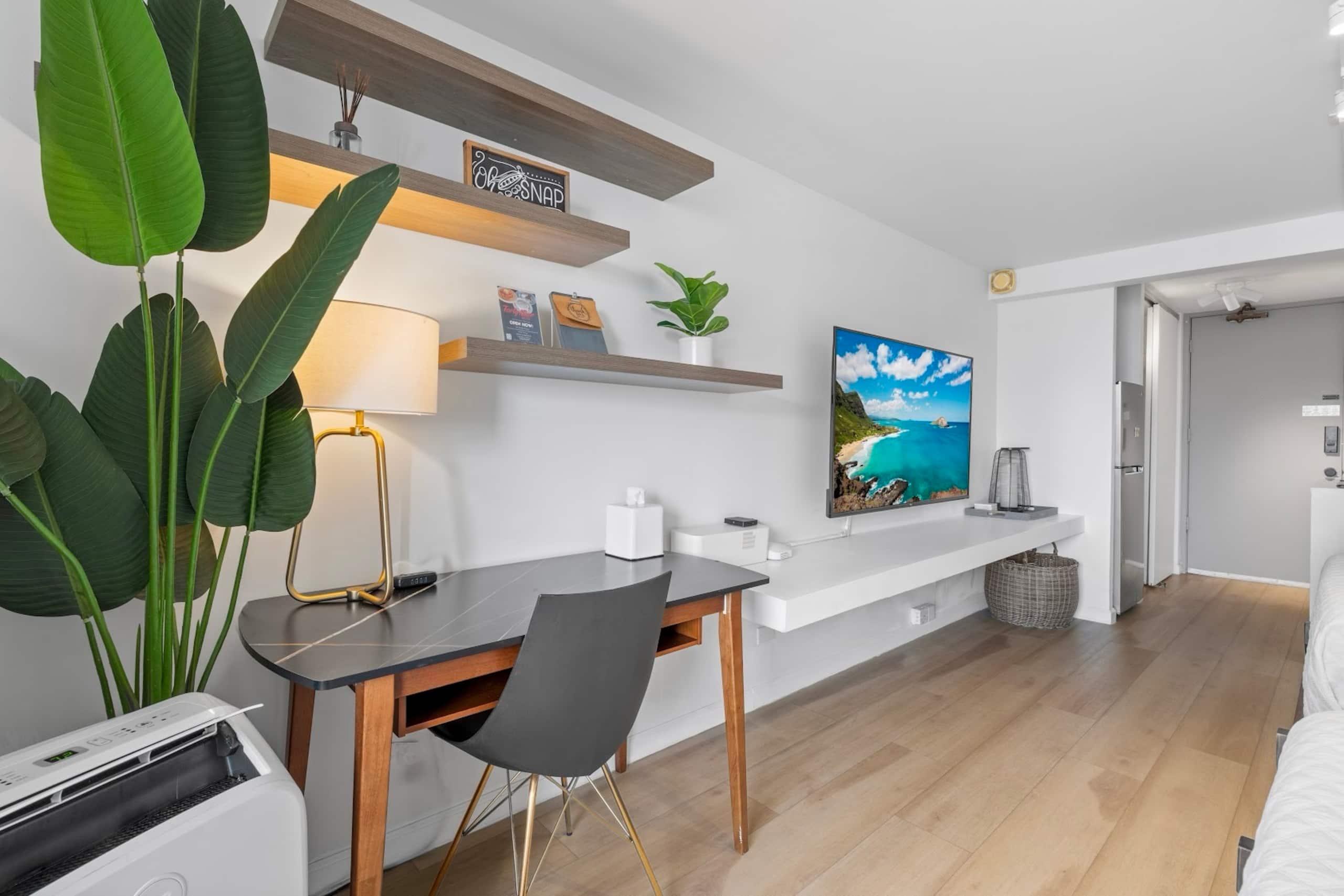 Condo in Honolulu · ★4.87 · Studio · 2 beds · 1 bath - Image 11