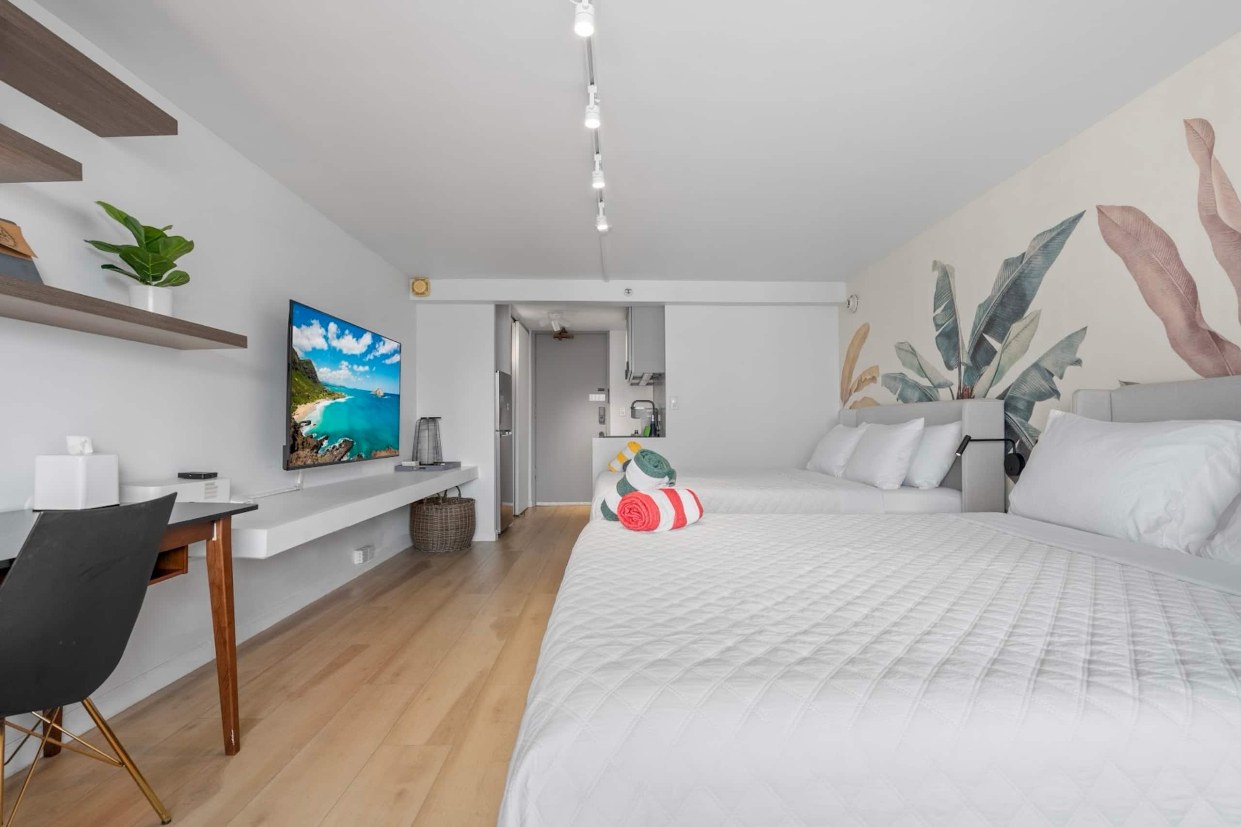 Condo in Honolulu · ★4.87 · Studio · 2 beds · 1 bath - Image 9