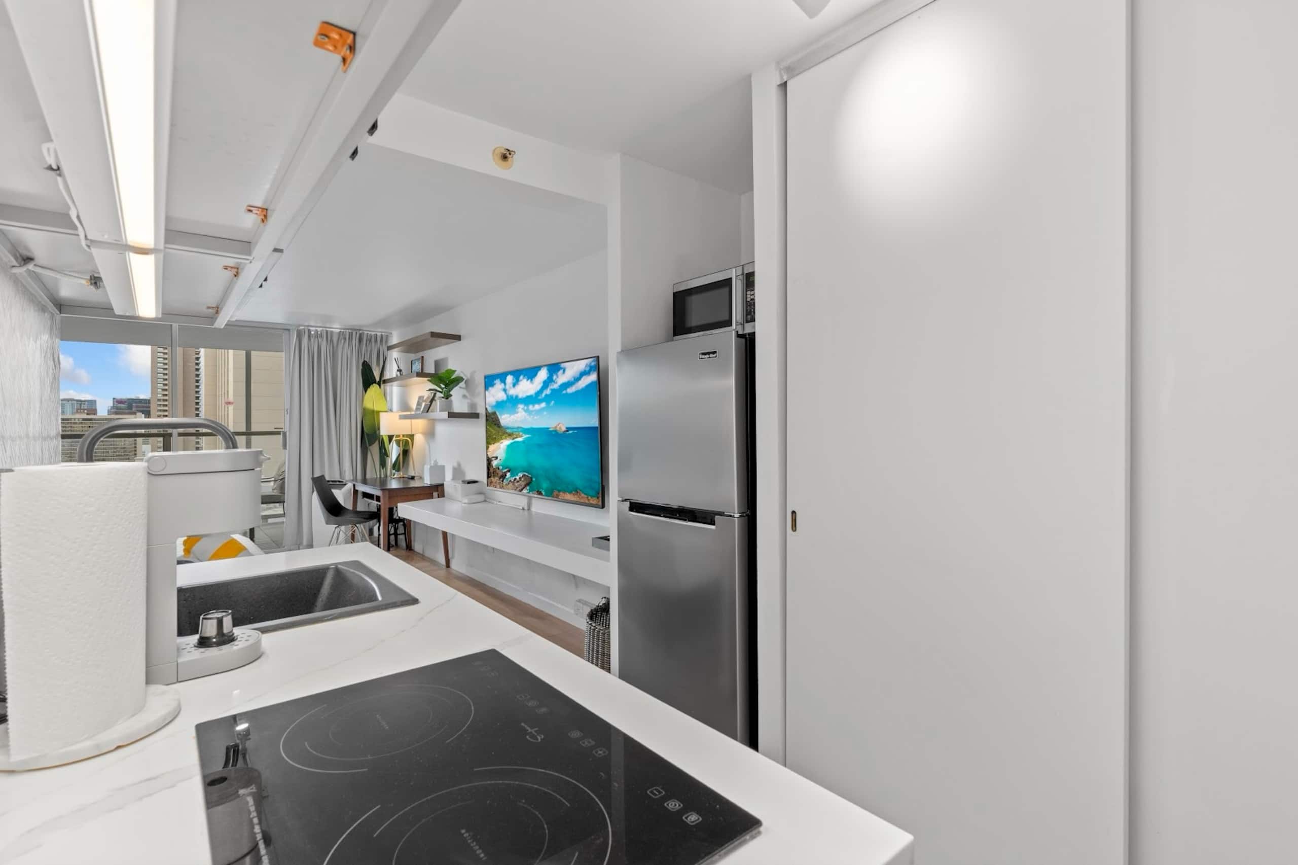 Condo in Honolulu · ★4.87 · Studio · 2 beds · 1 bath - Image 20