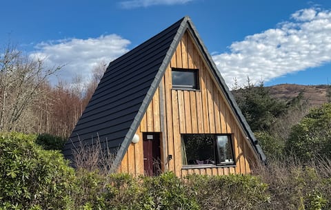 Cabin near Glencoe, with Loch & Mountain Views
