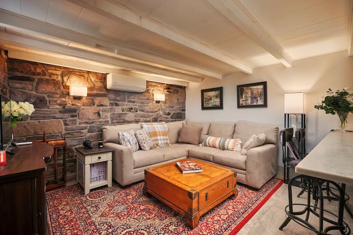 Cozy 2 Br Storybook Cottage Steps To The Delaware - Stockton, NJ