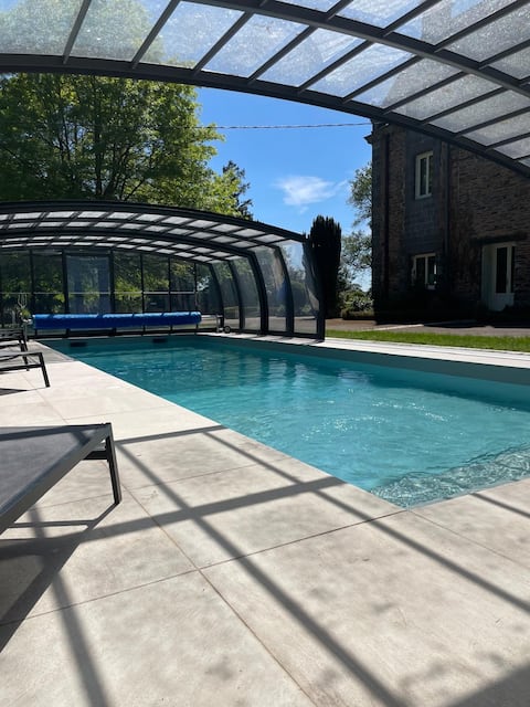 Gîte au Château du Boschet, heated pool!