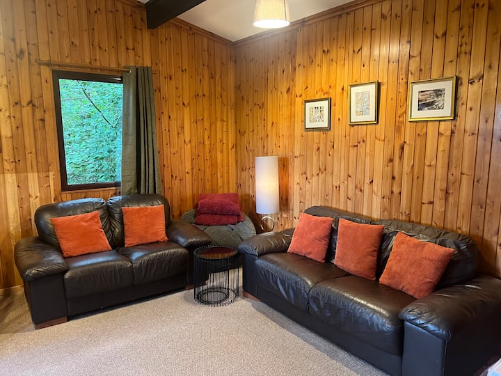 Spacious Cabin In Sensory Calming Park - Pays de Galles