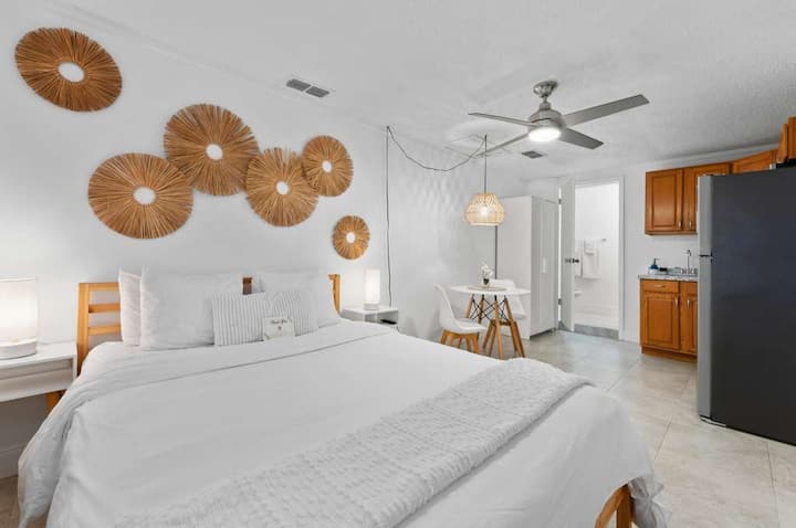 Cozy Studio 5min From Orlando Airport Unit A - Orlando, FL
