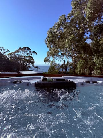 South Bruny Island Retreat – Private Spa & Sauna