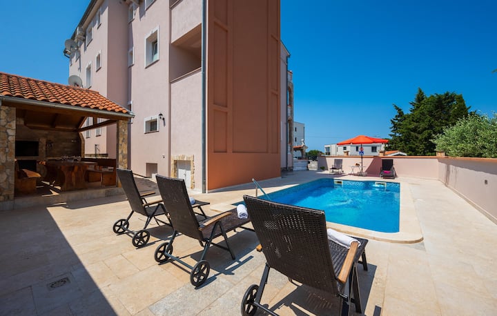 Beautiful Apartment In Pula With Swimming Pool - Pula