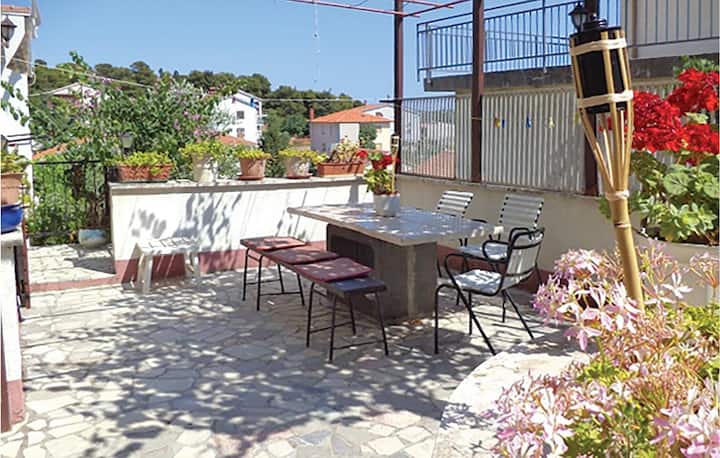 2 Bedroom Stunning Apartment In Pula - Pula
