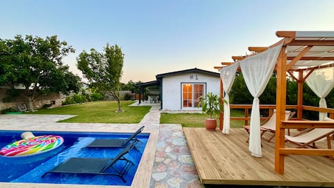 Bi Datça Vacation Homes, with Jacuzzi and Heated Pool