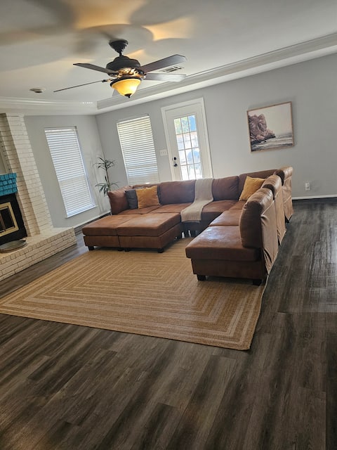 Updated DFW 4BR • Ideal for Groups & Long Stays