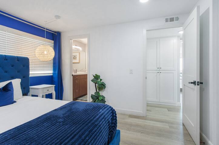 Oceanfront flat,The Strand, walk to pier gallery image 4