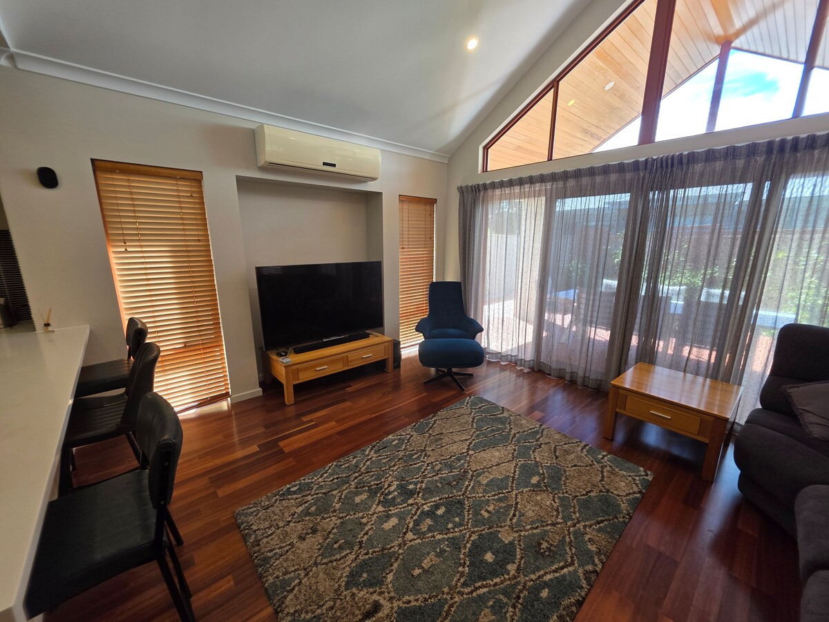 Successful Airbnb property: Cosy Busselton Getaway by the Coast in West Busselton