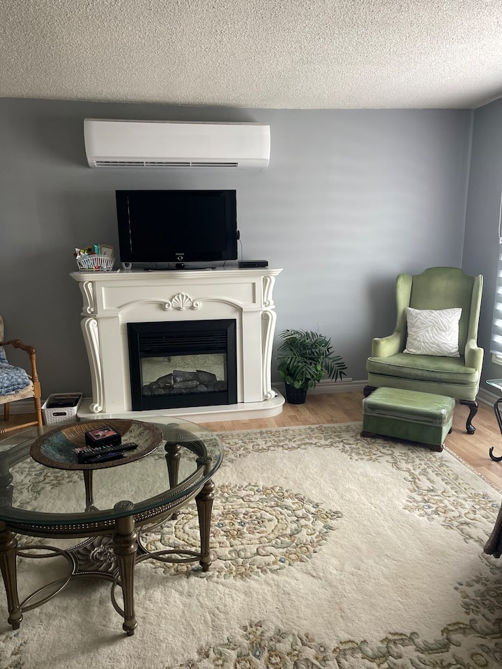 Lovely 3 Bedroom Unit With Veranda - Timmins