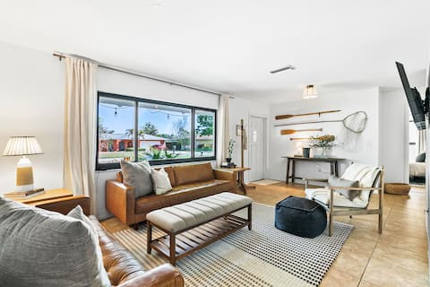 Top Airbnb: 2 Cottages-hot tub+outdoor space+10 min beaches in West Bradenton