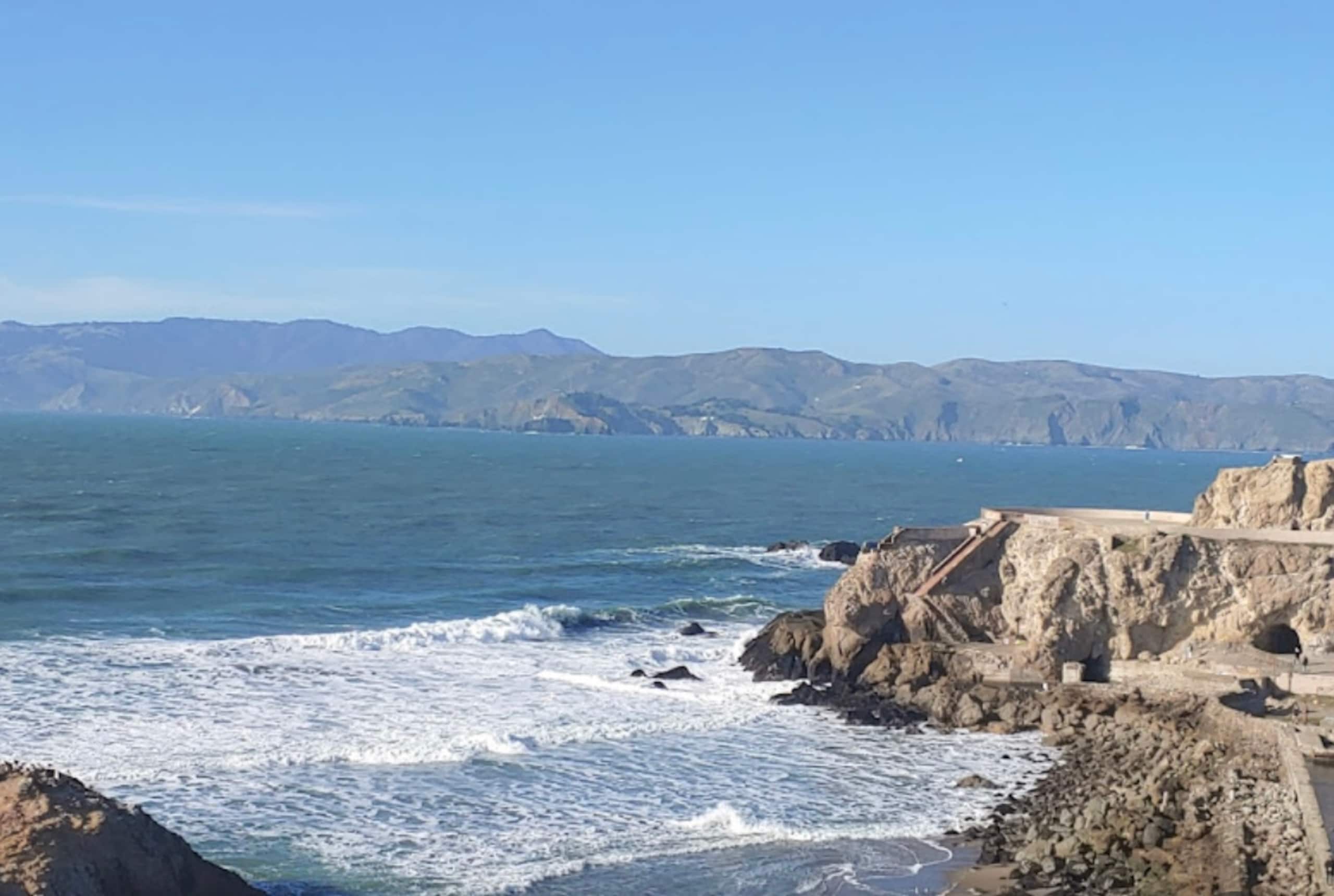 Home in San Francisco · ★4.71 · 3 bedrooms · 3 beds · 1 bath - Image 25