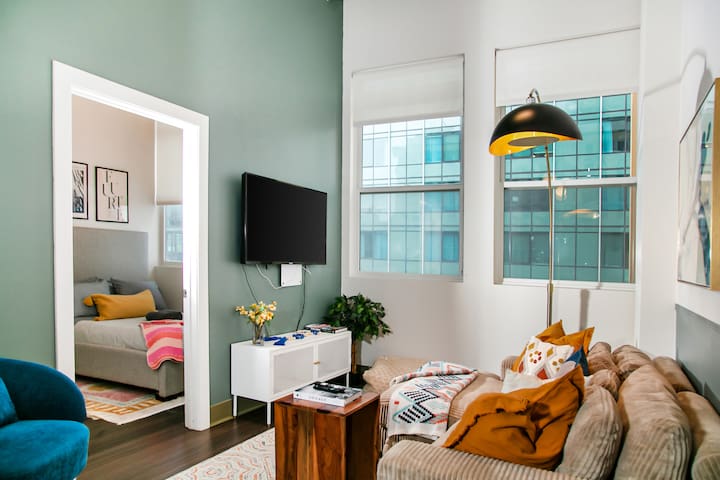 Cozy Downtown MICH AVE #7 | gym+rooftop