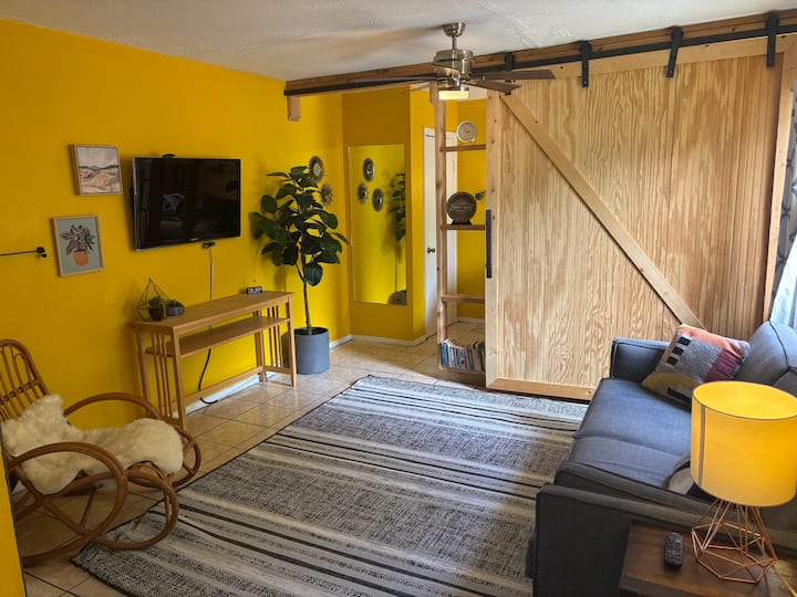 Casita At The Fungalow Gated Parking Close To I-10 - El Paso, TX
