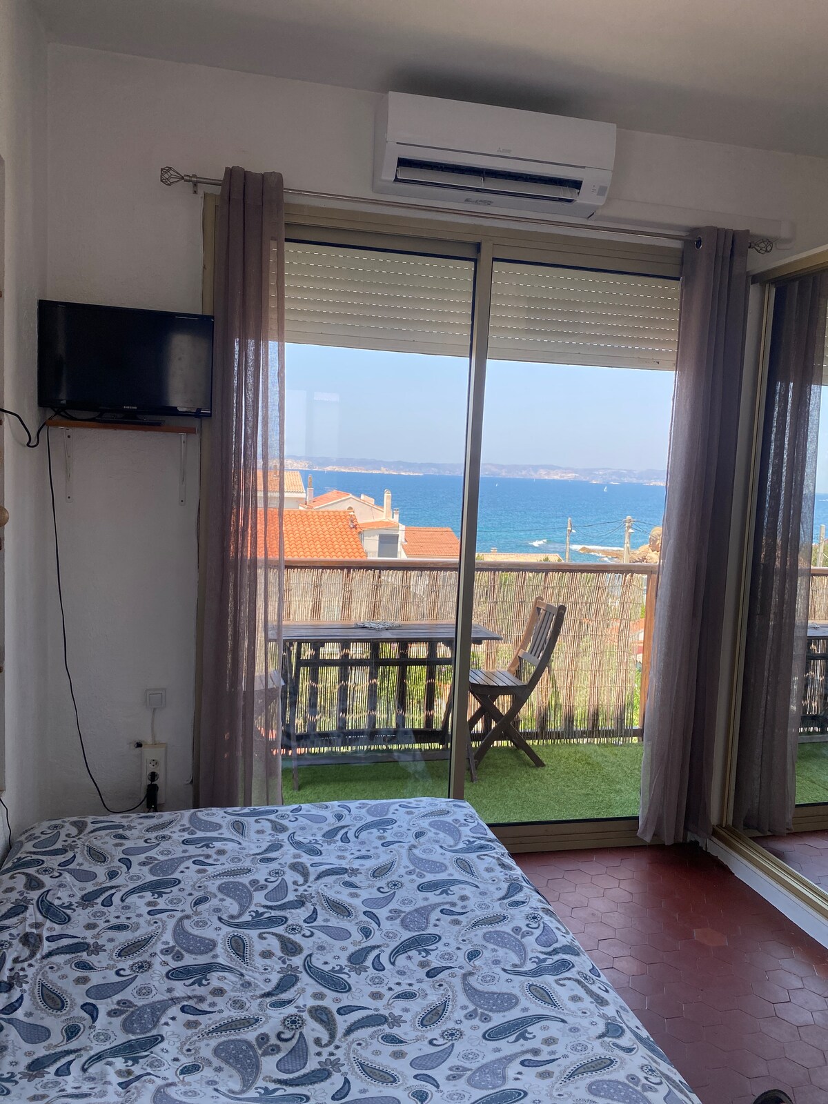 Annonce Airbnb populaire: Small seaside paradise with panoramic sea view, A/C à Marseille 8e Arrondissement