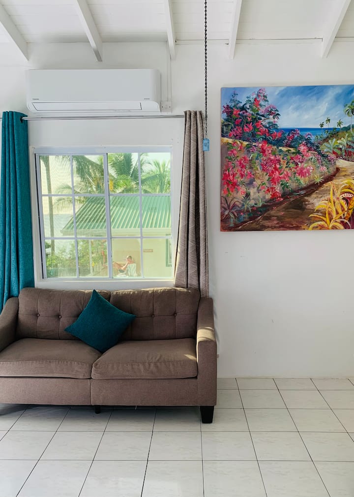 Velsheda Apartment- 2-bedroom Waterfront (Up) Apt - Belmont