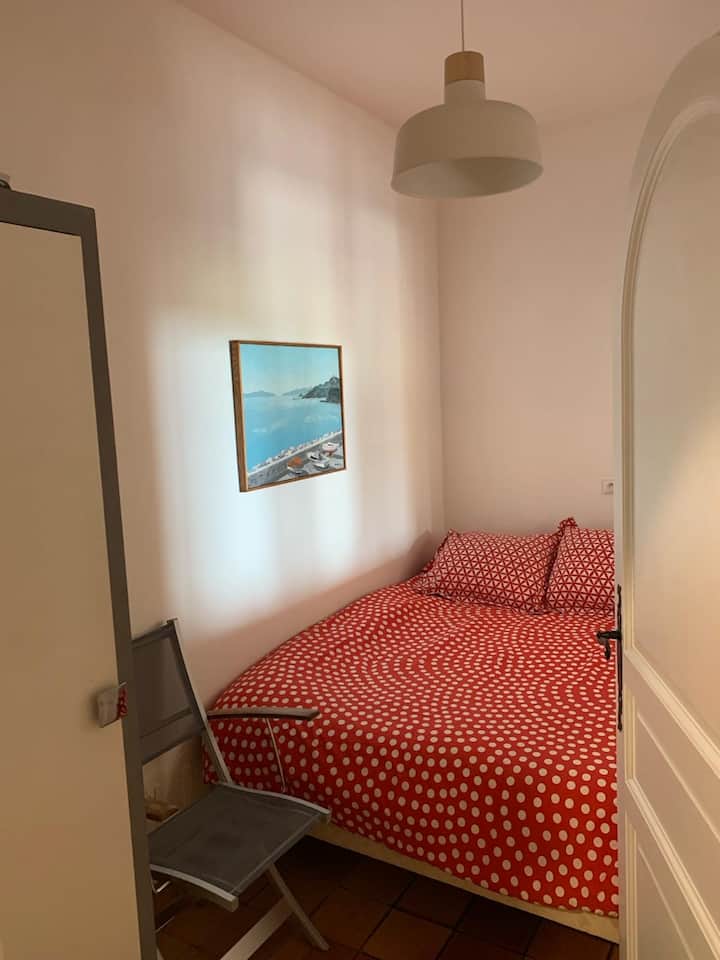 غرفة النوم 2