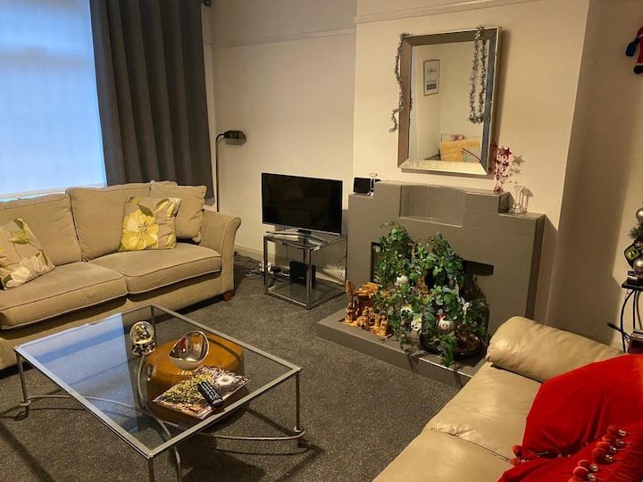 Cheerful 5 Bedroom House With Off Street Parking - レッドヒルズ