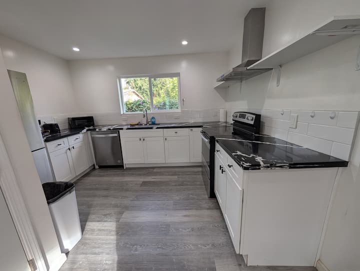 Brand New 2/2 Beautiful Guesthouse - Stockton, CA