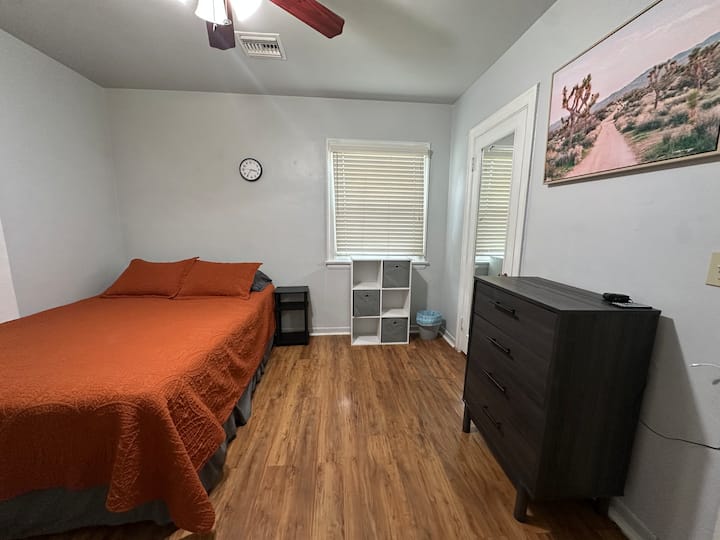 غرفة النوم 2