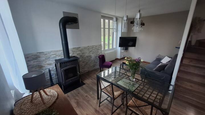 Charmante Maison De Campagne Avec Piscine Chauffée - Correze