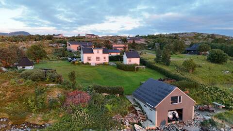 Large cottage property with its own shoreline