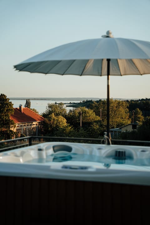 Villa at Badacsonyörs with Lake View