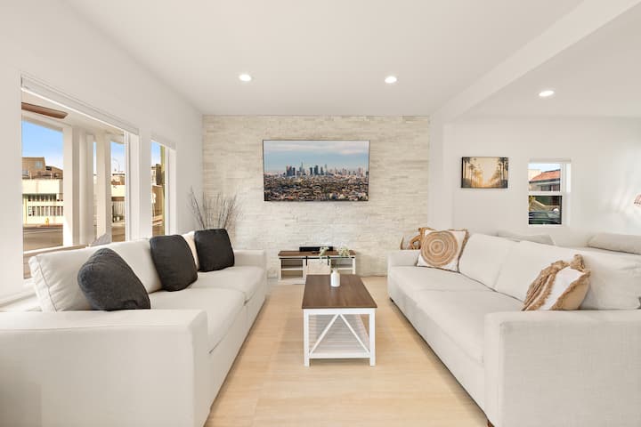 Luxury Beach Bungalow Steps To Sand And Pier - Redondo Beach, CA