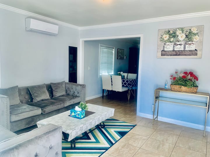 Happy Home 2bed, 1 Bath, Full Kitchen - Whittier, CA