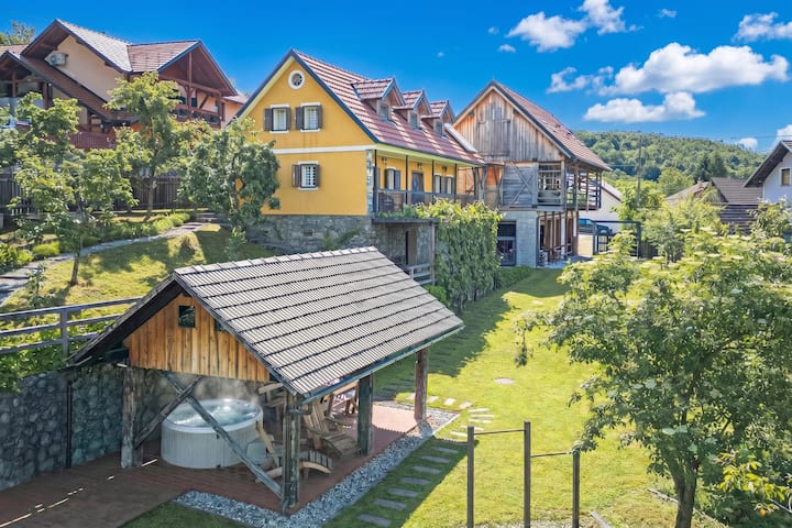 Traditional House Kal With Hot Tub - Gradac