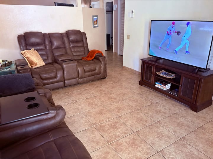 A Home In Green Valley: Perfect For 55+ Couples! - Green Valley, AZ