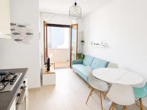 Annuncio Airbnb popolare: Beachfront Apartment • Sea View • Free Sunbeds a Rimini