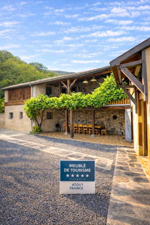 The Ostal de Beaudéan rated 5*